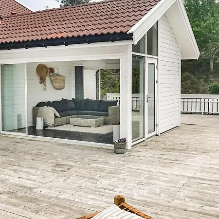 Feriehus Four-bedroom In Lindesnes *