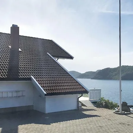 Four-bedroom In Lindesnes * Gare